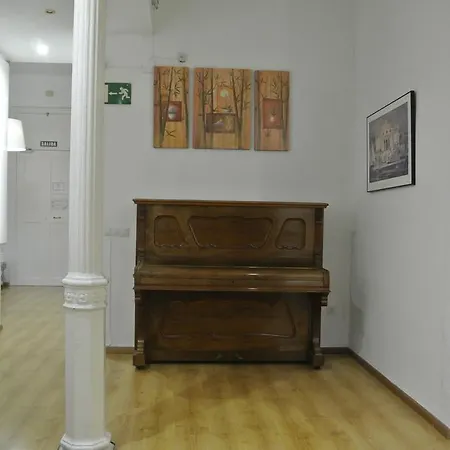 Santa Paula Pensión *